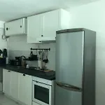 Grand Veranda Et Terrasse דירה