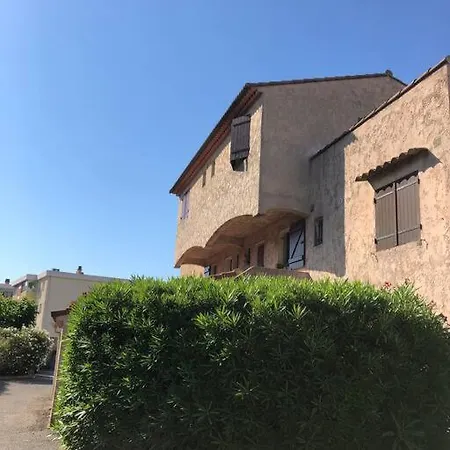 Grand Veranda Et Terrasse Apartment